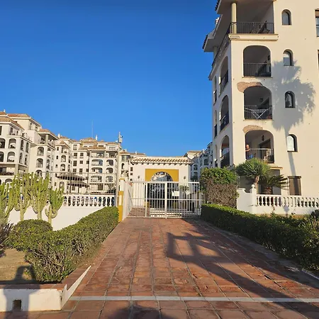 Luxury 3 Bed Marina De La Duquesa, Huge Terrace Pool Views, 500 Meters To Apartment *
